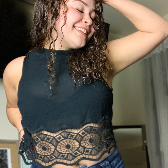 Black crop top - Picture 2 of 6